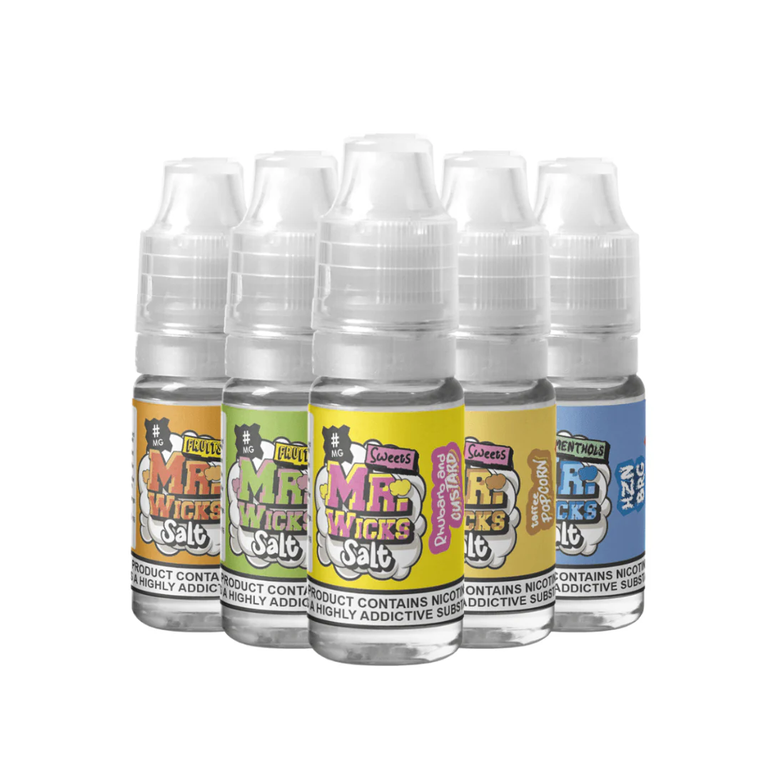 An e-liquid bottle labeled Mango with Blackcurrant positioned next to fresh mango slices and blackcurrant berries.